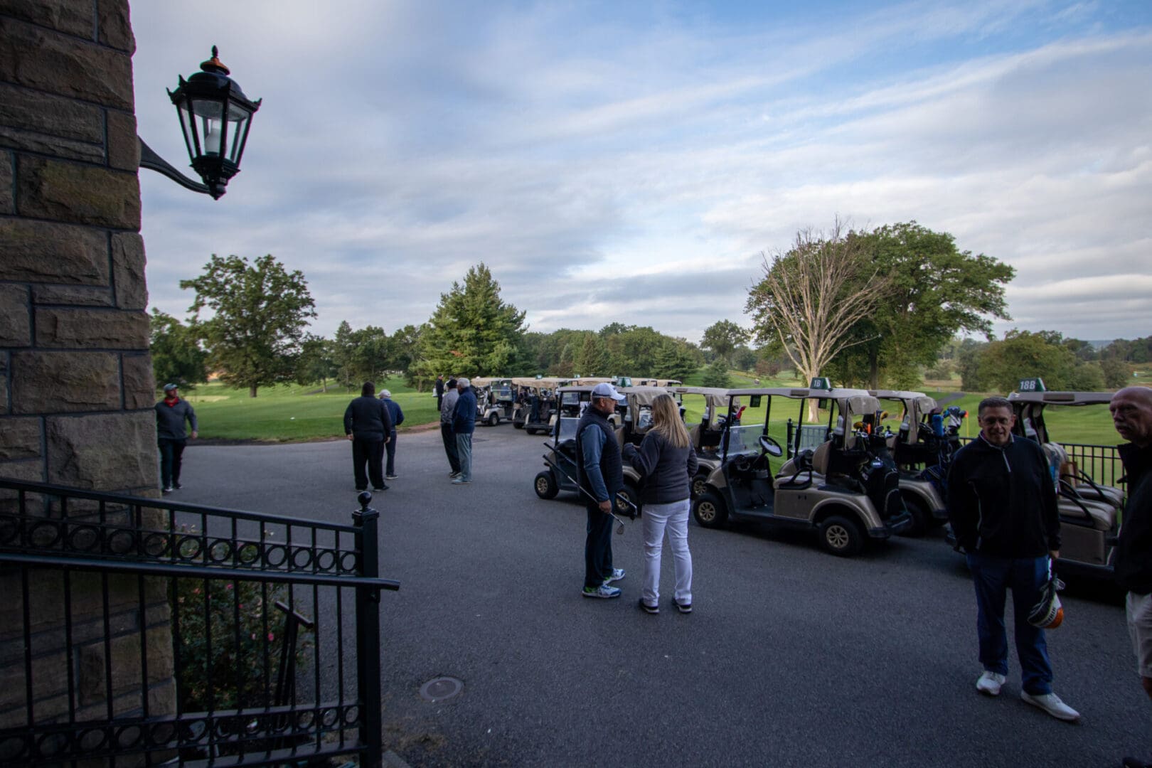 golfers milling about