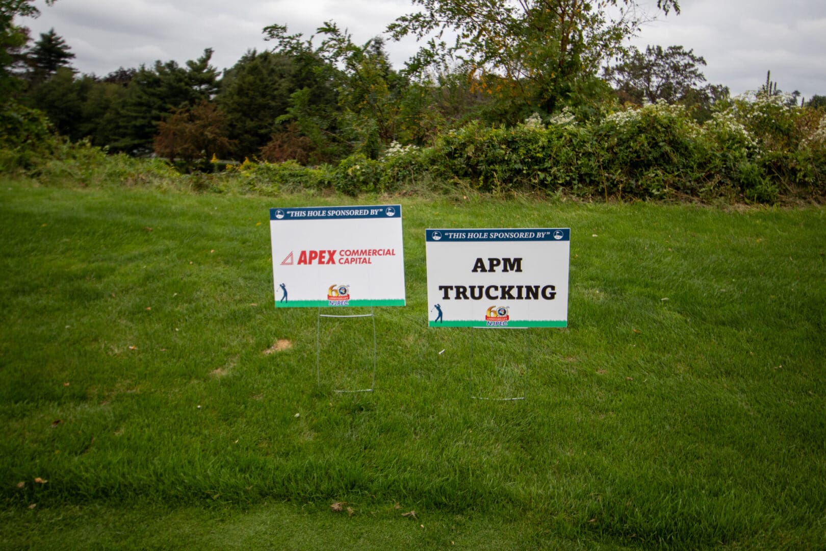 apex and apm trucking signs